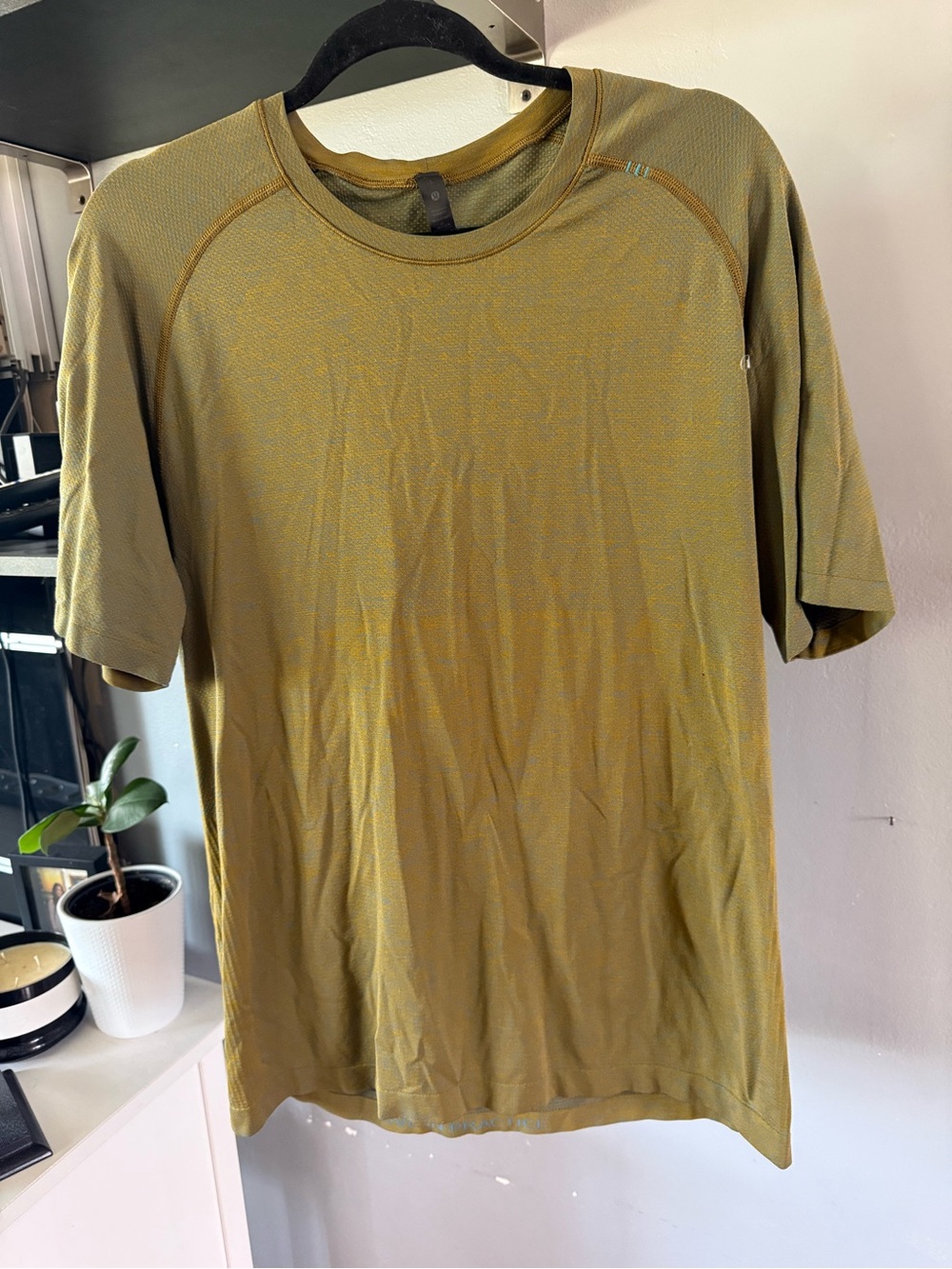 lululemon Live In Practice Crew Neck Raglan Stretch Tee Green Men's L